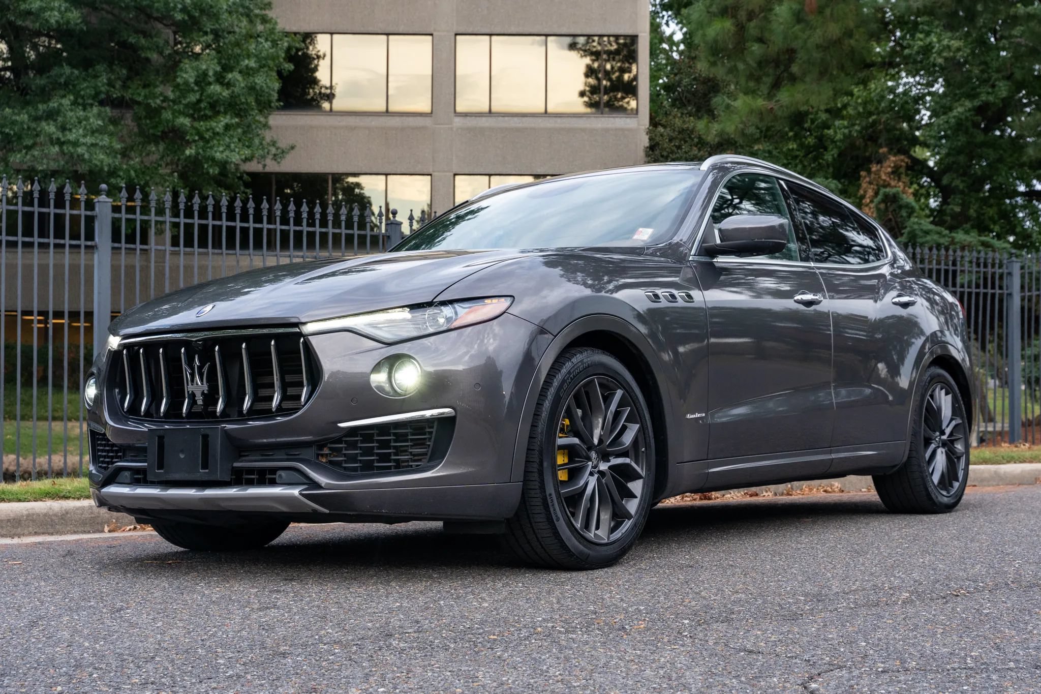 Used 2019 Maserati Levante GranLusso AWD/4WD image 1
