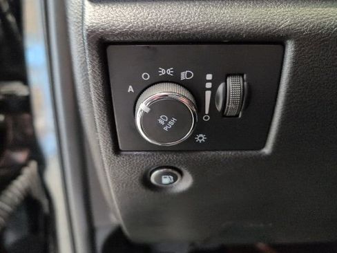 Used 2021 Jeep Grand Cherokee Altitude AWD/4WD image 16