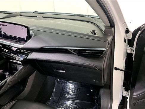 Used 2024 Buick Envision Preferred image 16