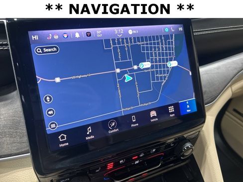 Certified 2024 Jeep Grand Cherokee L Limited w/ Luxury Tech Group II image 25