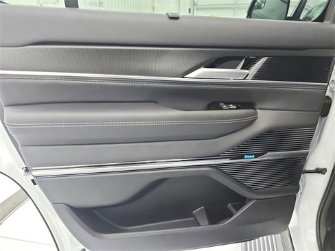 New 2026 Jeep Grand Wagoneer Summit image 40