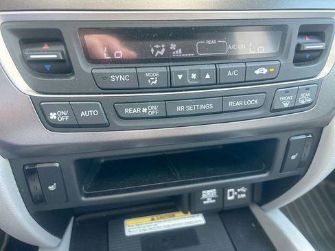 Used 2021 Honda Pilot Special Edition image 23