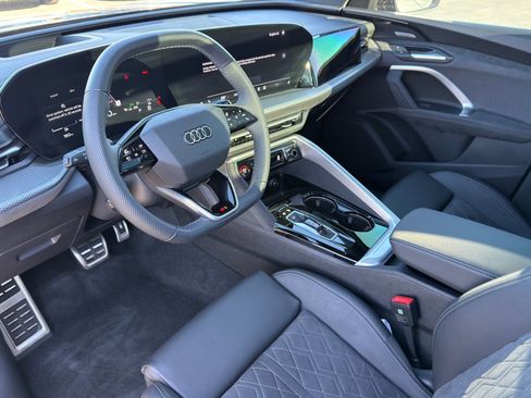 Certified 2025 Audi SQ5 Premium Plus image 8