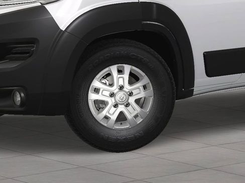 New 2024 RAM ProMaster 2500 w/ Quick Order Package 22G SLT image 11