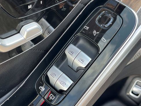 Used 2021 Mercedes-Benz S 580 4MATIC Sedan image 23