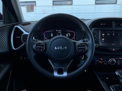 Used 2024 Kia Soul LX image 29