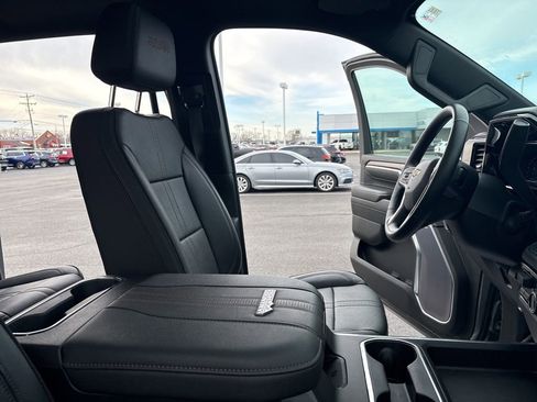 Used 2024 Chevrolet Silverado 3500 High Country w/ High Country Premium Package image 43