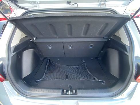 Used 2020 Hyundai Venue SEL FWD image 25