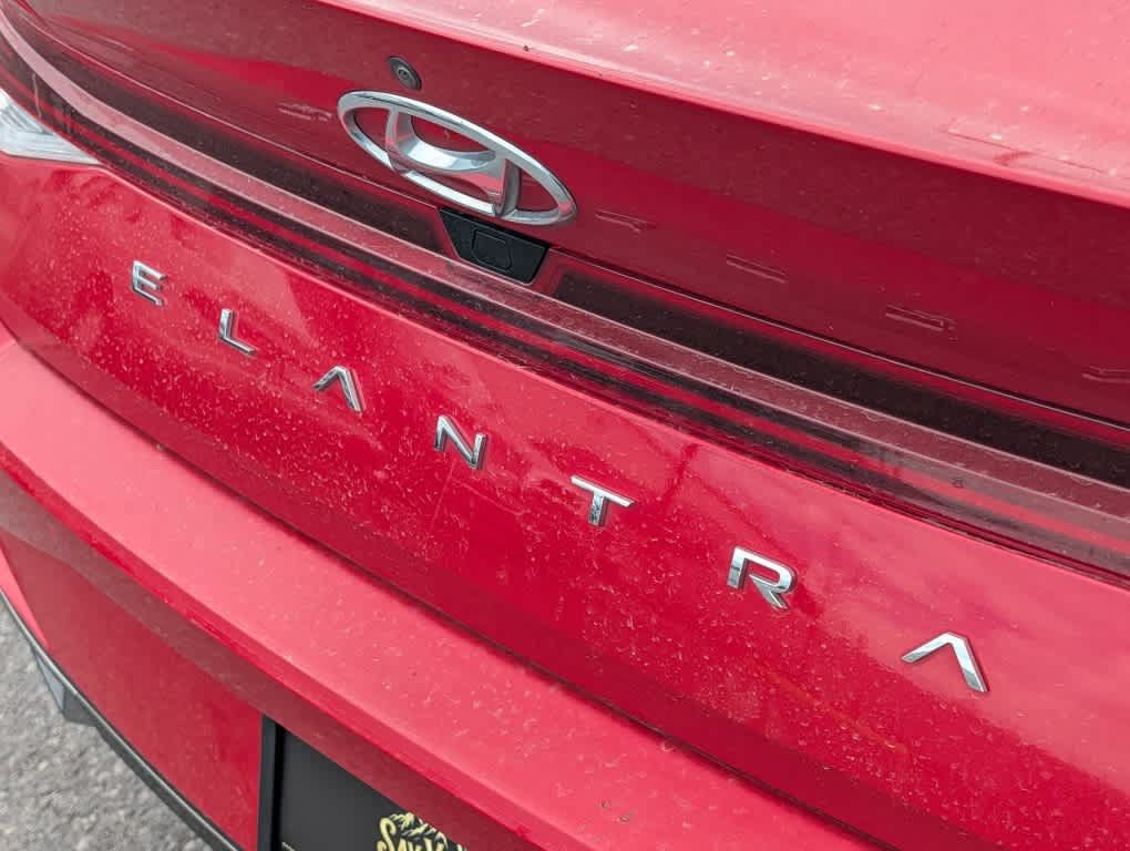 Used 2021 Hyundai Elantra Limited FWD image 8