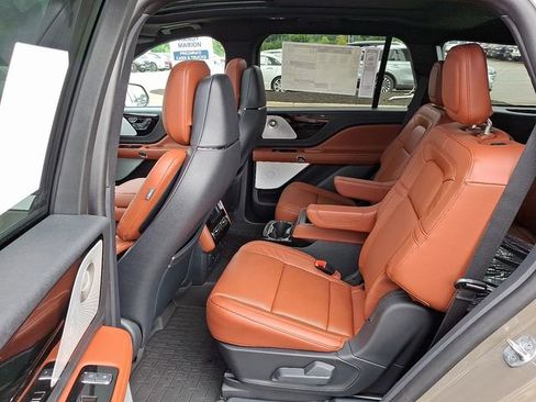 New 2025 Lincoln Aviator Reserve w/ Equipment Group 201A image 5