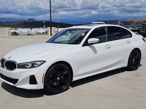 Used 2023 BMW 330i Sedan w/ Premium Package image 35