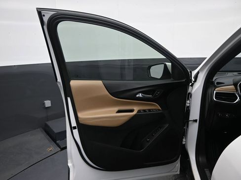 Used 2022 Chevrolet Equinox Premier FWD image 12