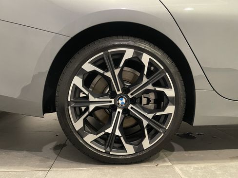 Used 2025 BMW 330i xDrive Sedan w/ M Sport Package image 9