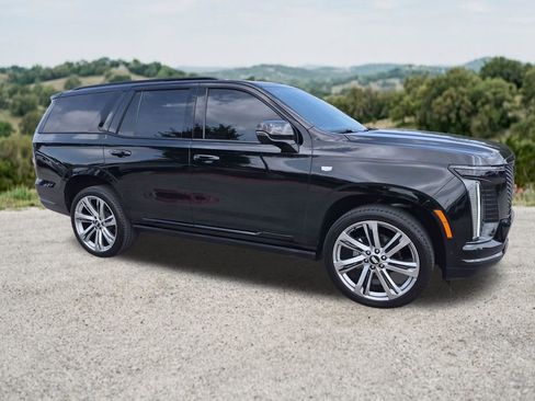 Used 2026 Cadillac Escalade Platinum Sport w/ LPO, Floor Liner Package AWD/4WD image 12