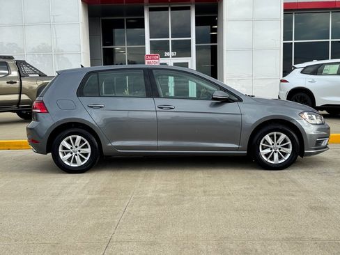 Used 2019 Volkswagen Golf 4-Door image 3