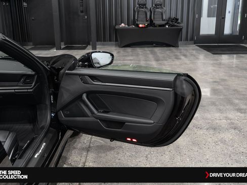 Used 2024 Porsche 911 Targa 4 GTS image 17