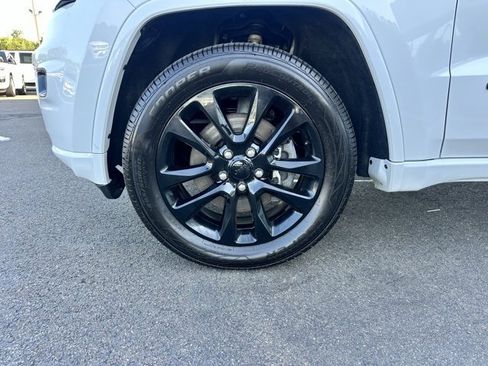 Used 2022 Jeep Grand Cherokee Laredo X image 35