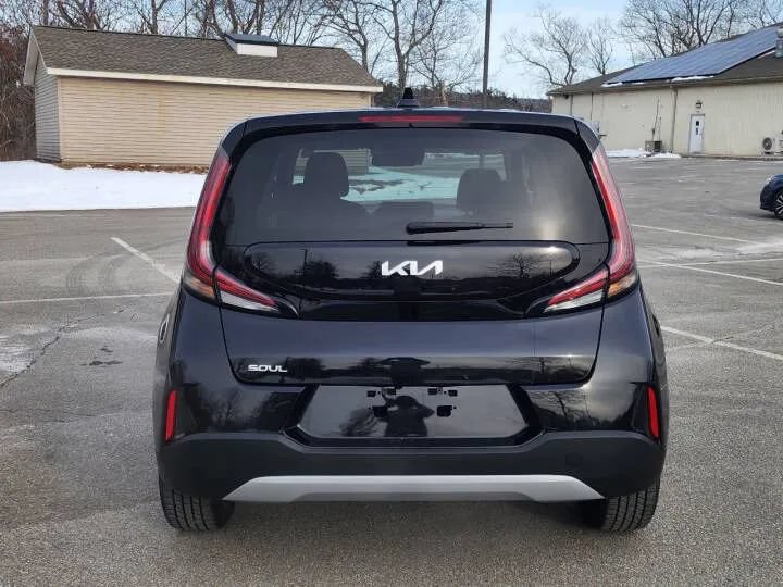 Used 2023 Kia Soul LX FWD image 8