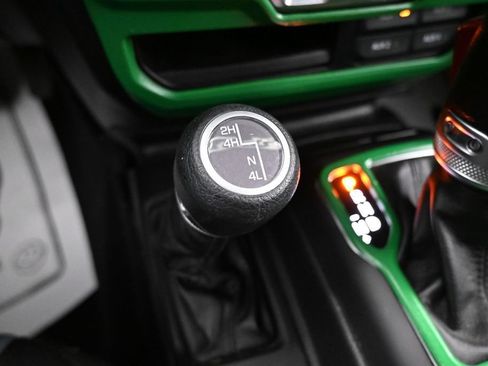 Used 2023 Jeep Gladiator Sport AWD/4WD image 23