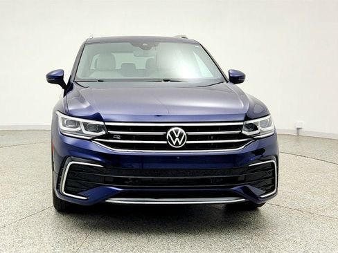 Used 2022 Volkswagen Tiguan SEL R-Line AWD/4WD image 2