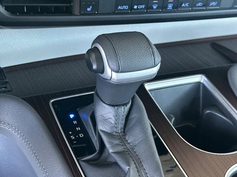 Certified 2022 Toyota Sienna XLE image 27