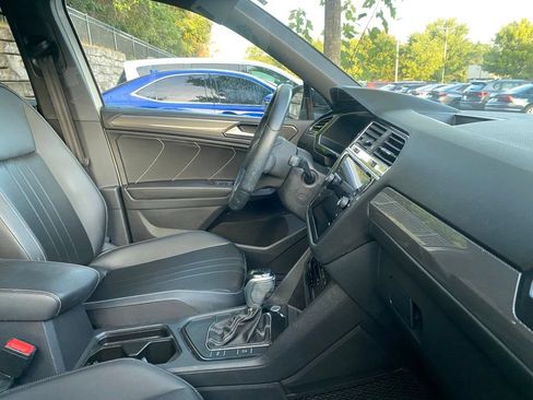 Used 2023 Volkswagen Tiguan SE R-Line FWD image 6
