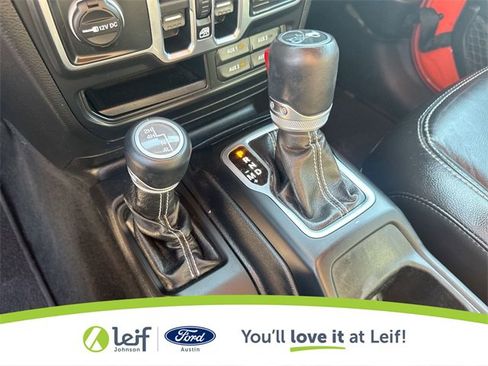 Used 2018 Jeep Wrangler Unlimited Sahara w/ Safety Group image 26