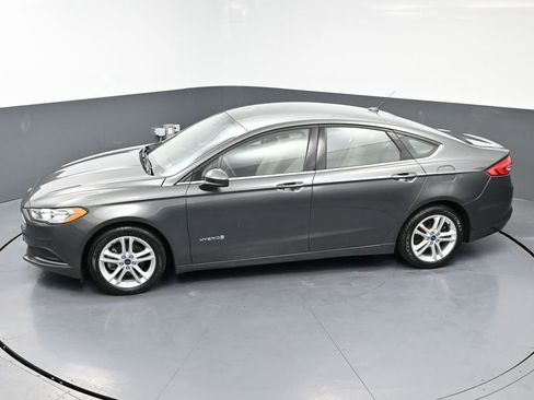 Used 2018 Ford Fusion S image 40