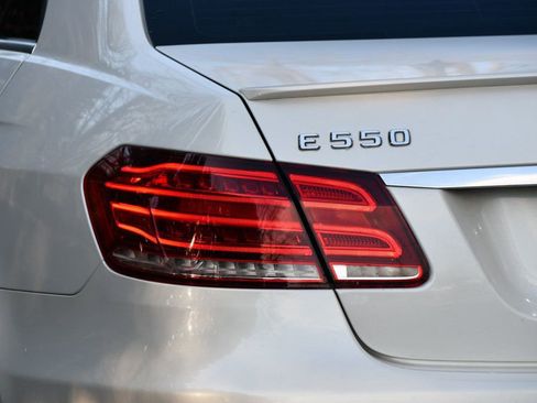 Used 2014 Mercedes-Benz E 550 4MATIC Sedan image 5