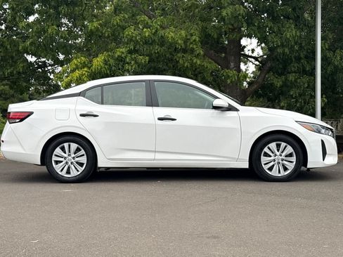 Used 2024 Nissan Sentra S FWD image 8