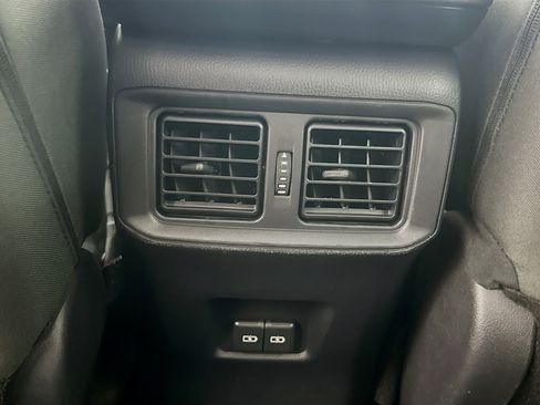 Used 2025 Toyota RAV4 XLE FWD image 28