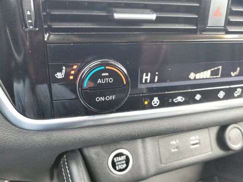 Used 2023 Nissan Rogue SL image 33