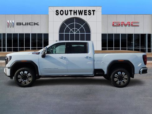 New 2026 GMC Sierra 2500 Denali w/ Denali Reserve Package image 3