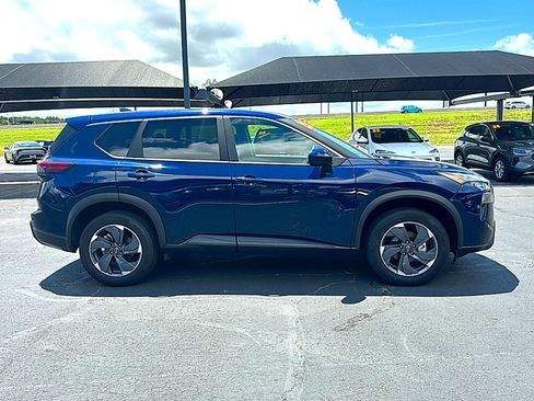 Used 2025 Nissan Rogue SV FWD image 9