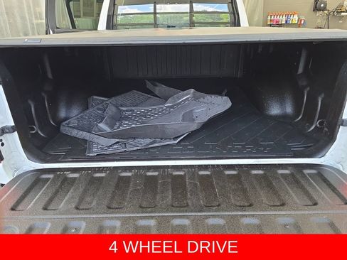Used 2022 RAM 1500 Laramie AWD/4WD image 13