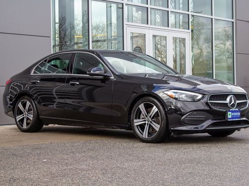 Used 2025 Mercedes-Benz C 300 4MATIC Sedan image 3