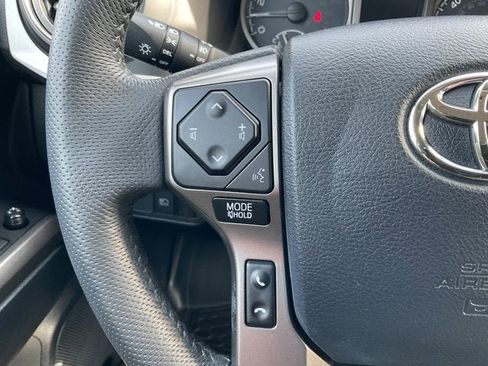 Used 2019 Toyota Tacoma SR5 AWD/4WD image 19