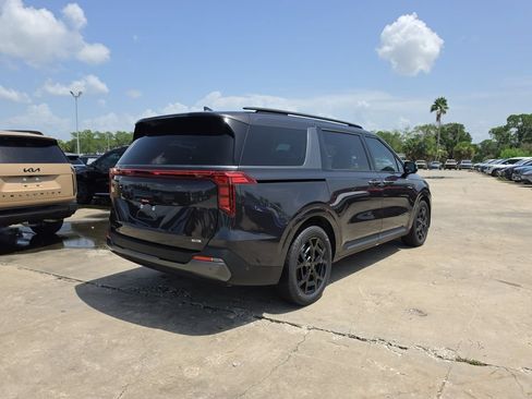 New 2026 Kia Carnival SX w/ SX Dark Edition Package FWD image 8