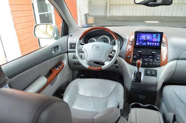 Used 2004 Toyota Sienna XLE Limited w/ Limited Pkg 5 FWD image 52