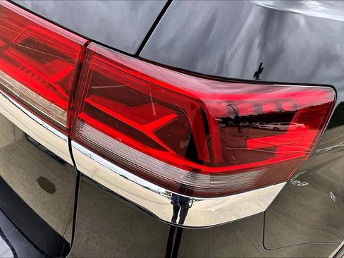 Used 2024 Volkswagen Atlas SE image 29