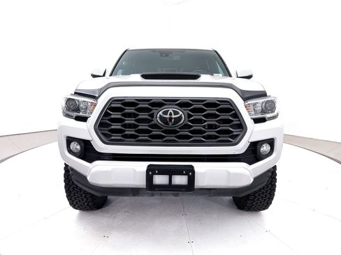 Used 2020 Toyota Tacoma TRD Sport w/ Technology Package AWD/4WD image 11