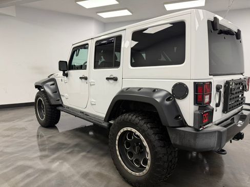 Used 2015 Jeep Wrangler Unlimited Sahara AWD/4WD image 22