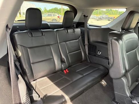 Used 2024 Ford Explorer XLT w/ Equipment Group 202A AWD/4WD image 26