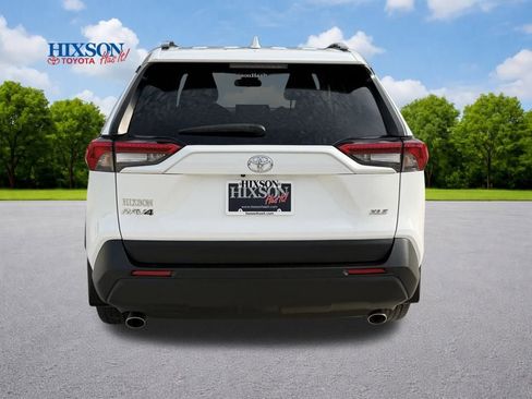 Used 2022 Toyota RAV4 XLE image 6