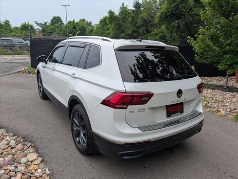 Certified 2023 Volkswagen Tiguan SE w/ Panoramic Sunroof Package FWD image 3