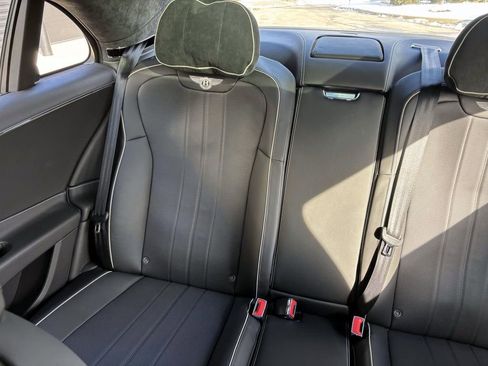 Used 2022 Bentley Flying Spur V8 image 17
