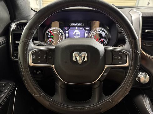 Used 2023 RAM 1500 Laramie AWD/4WD image 14