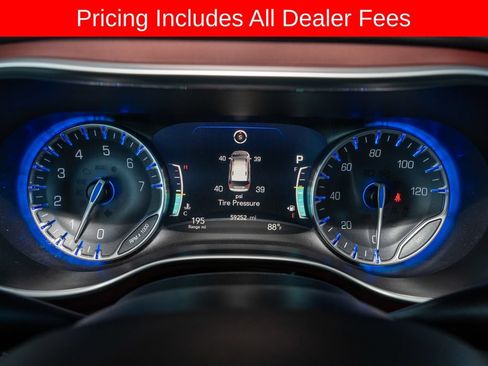 Used 2020 Chrysler Pacifica Limited FWD image 19
