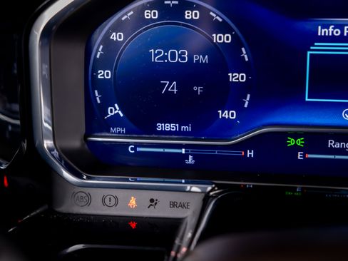 Used 2025 Chevrolet Silverado 1500 LTZ image 11