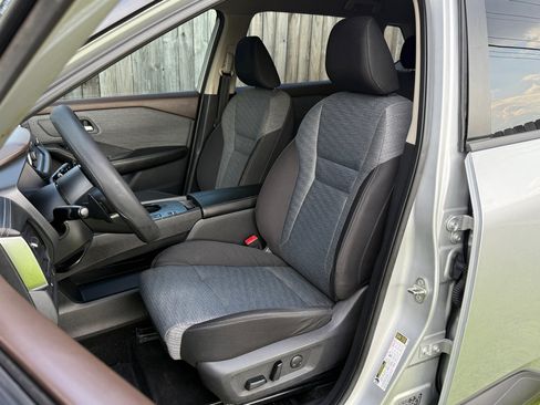 Used 2023 Nissan Rogue SV image 15